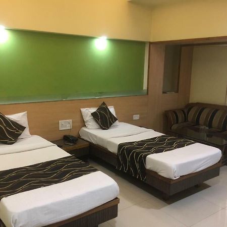 Hotel Poonam Rāipur Exteriér fotografie