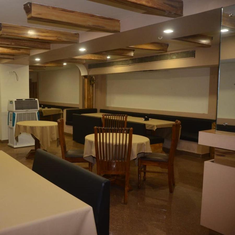 Hotel Poonam Rāipur Exteriér fotografie