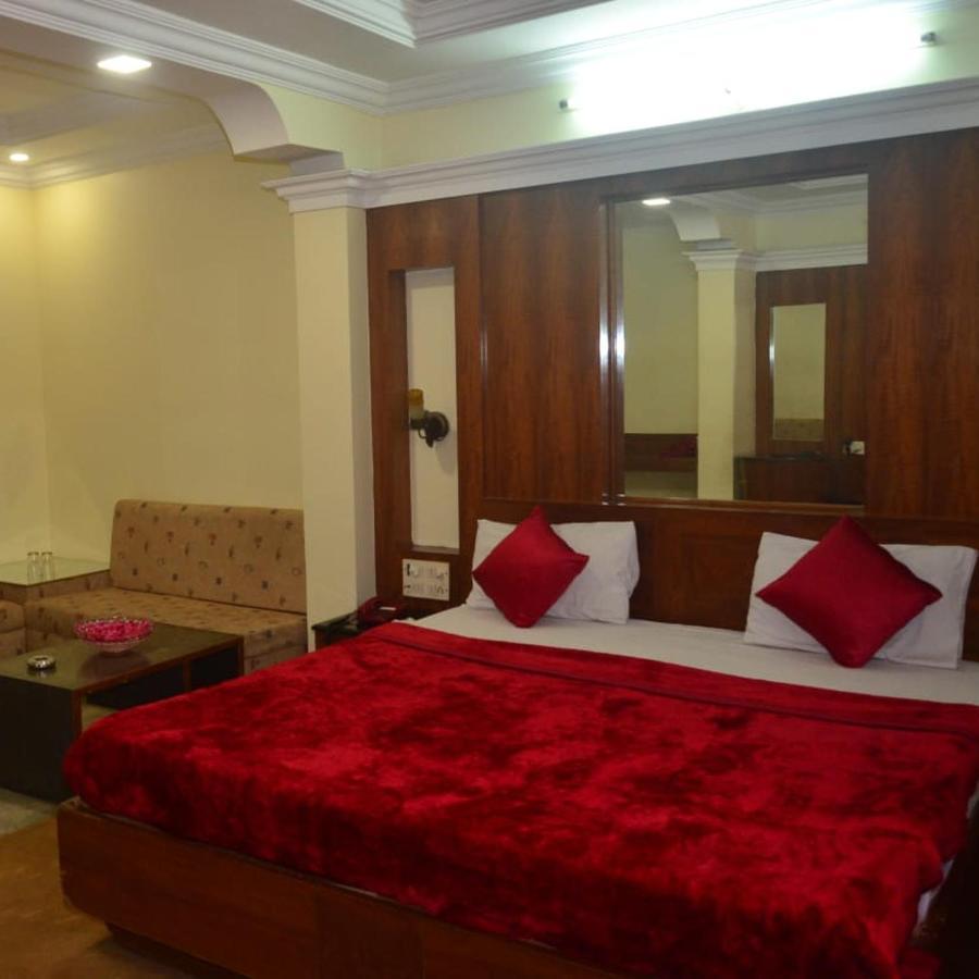 Hotel Poonam Rāipur Exteriér fotografie