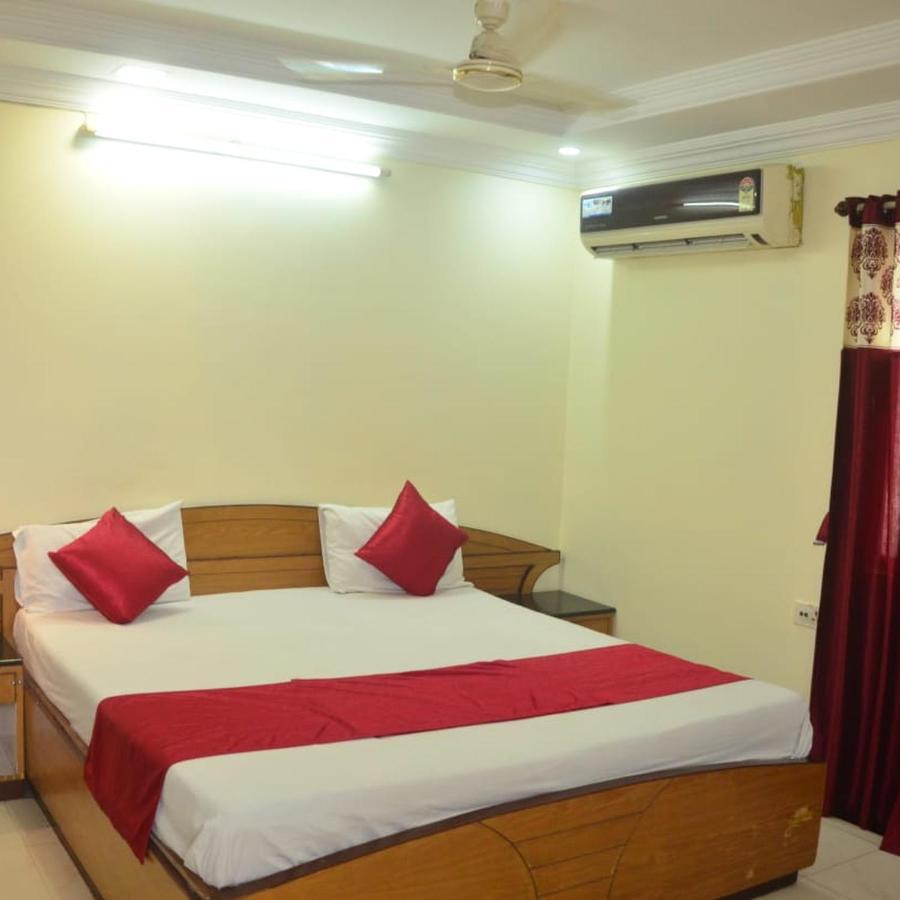 Hotel Poonam Rāipur Exteriér fotografie