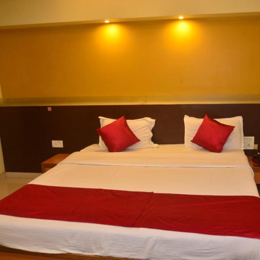 Hotel Poonam Rāipur Exteriér fotografie