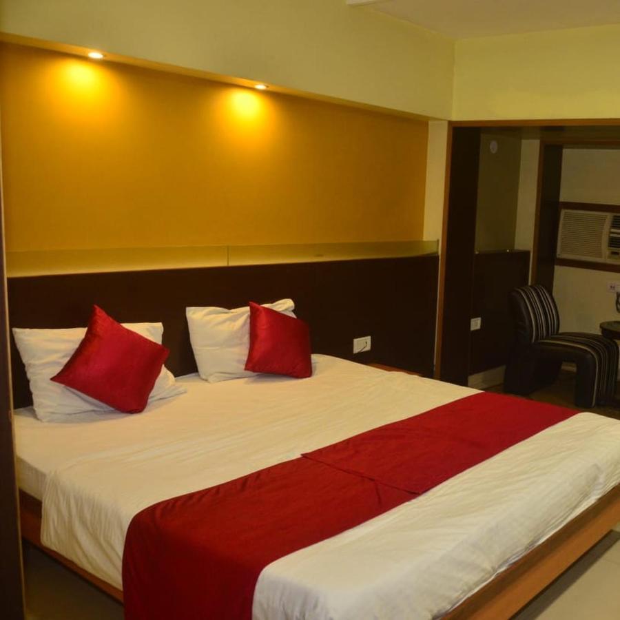 Hotel Poonam Rāipur Exteriér fotografie