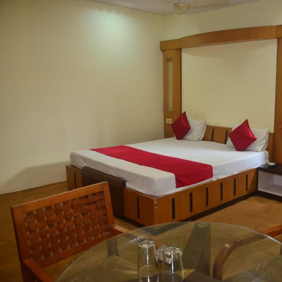 Hotel Poonam Rāipur Exteriér fotografie