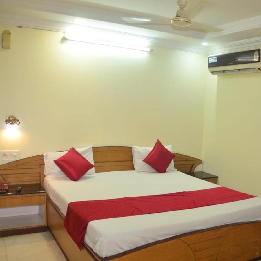 Hotel Poonam Rāipur Exteriér fotografie