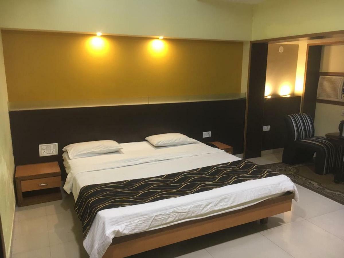 Hotel Poonam Rāipur Exteriér fotografie