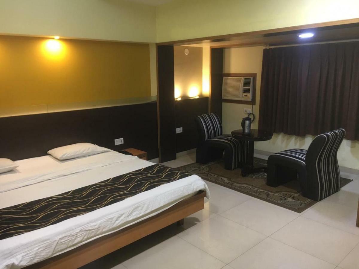 Hotel Poonam Rāipur Exteriér fotografie